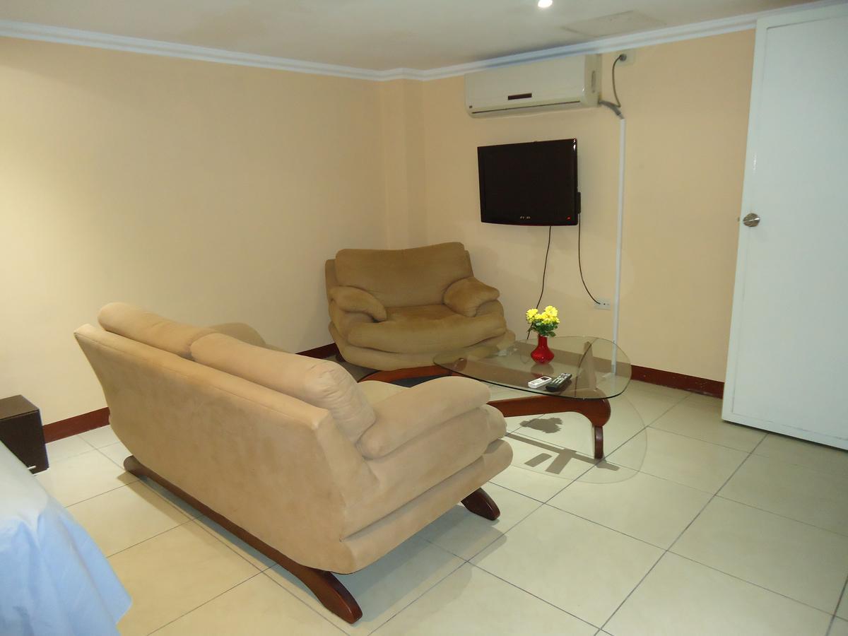 Hostaling Guayaquil Мерседес Экстерьер фото